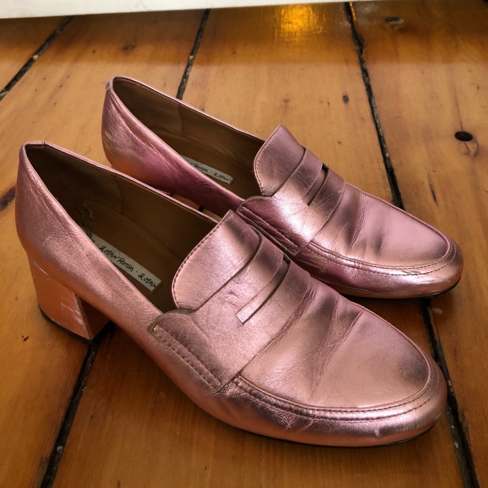 Metallic pink mid heel loafers!!